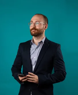 Our Professional Team - 多多28下载